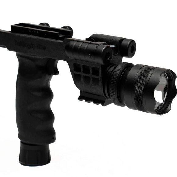 Osprey Global Vertical Battlegrip Green Laser/Flashlight Combo - Picture 1 of 5